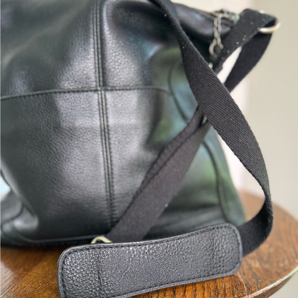 The Sak Black Leather Shoulder Bag - Picture 7 of 11